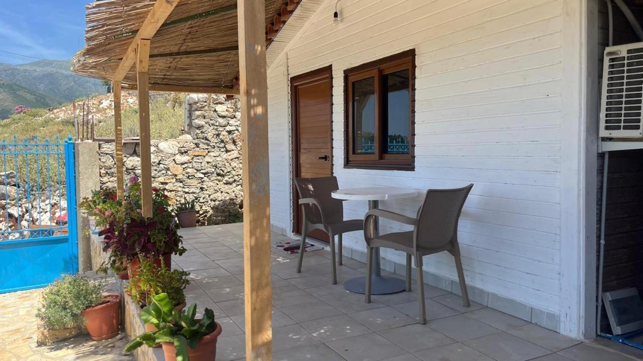 Kongjoni's Apartamento Himare